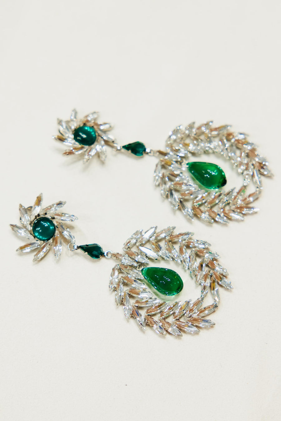 Giambattista Valli Metal Earrings in Emerald/Silver