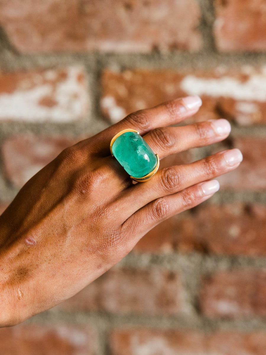 18K Gold Ring with 30 Carat Emerald Stone