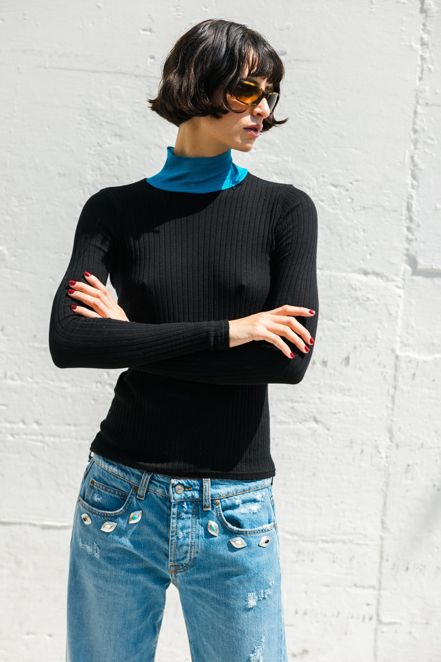 RIBBED FINE WEIGHT TOP in Black/Blue