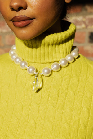 Stunning Crystal w/Big Pearl Necklace