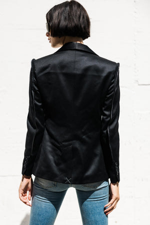 Flat Sleeve Tuxedo Blazer In Black