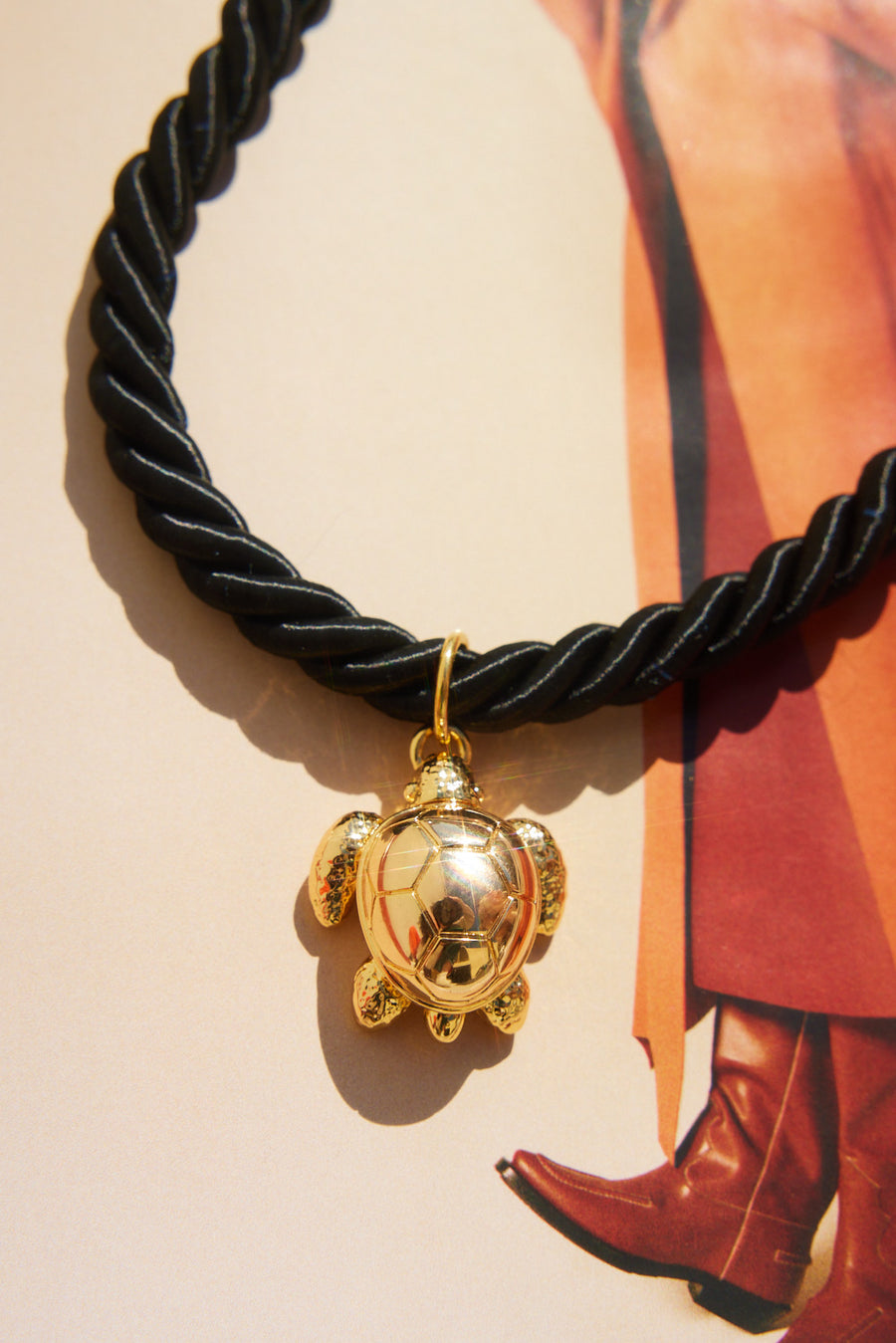 BLACK ROPE NECKLACE WITH GOLD PLATED TURTLE